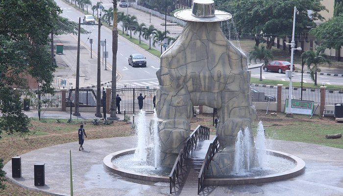 Victoria Island area photo 5